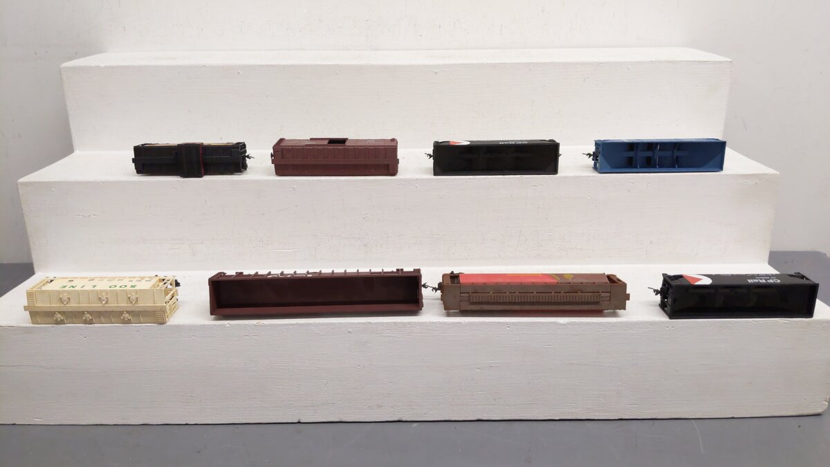 Athearn and Others HO Assorted Freight Cars 69260, 873635, 397321, 359943 [8] VG