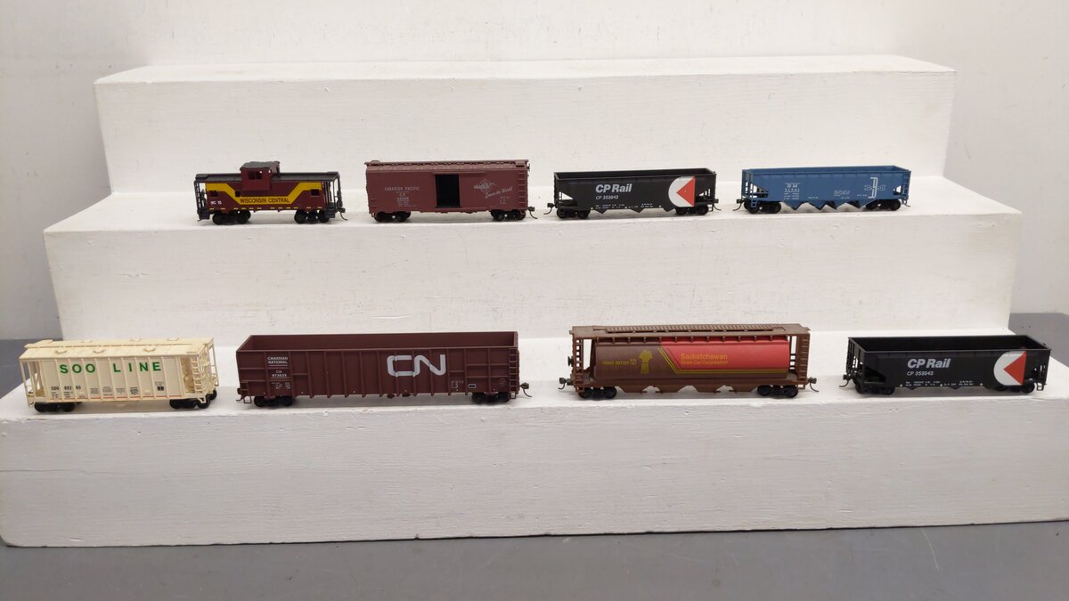 Athearn and Others HO Assorted Freight Cars 69260, 873635, 397321, 359943 [8] VG