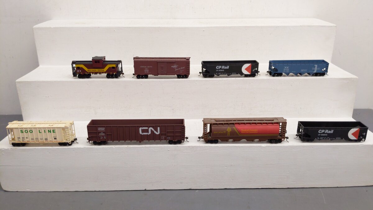 Athearn and Others HO Assorted Freight Cars 69260, 873635, 397321, 359943 [8] VG