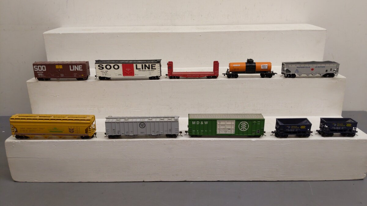 Athearn and Others HO Assorted Freight Cars 8091, 6071, 300, 5867, 95126 [10] VG