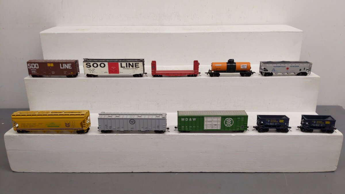 Athearn and Others HO Assorted Freight Cars 8091, 6071, 300, 5867, 95126 [10] VG