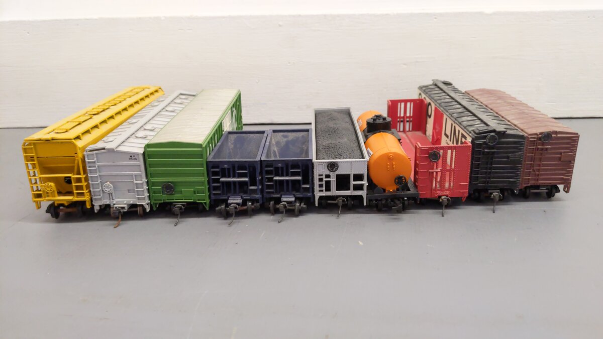 Athearn and Others HO Assorted Freight Cars 8091, 6071, 300, 5867, 95126 [10] VG