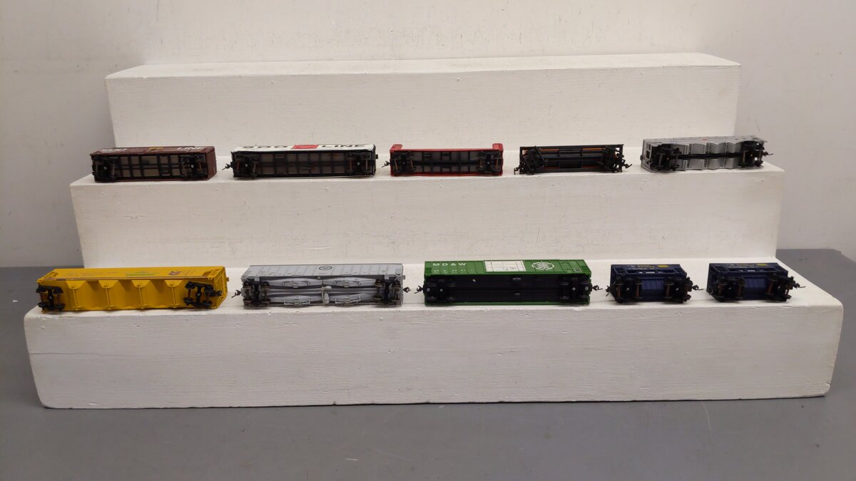 Athearn and Others HO Assorted Freight Cars 8091, 6071, 300, 5867, 95126 [10] VG