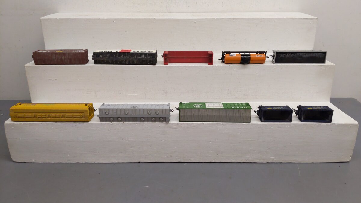 Athearn and Others HO Assorted Freight Cars 8091, 6071, 300, 5867, 95126 [10] VG