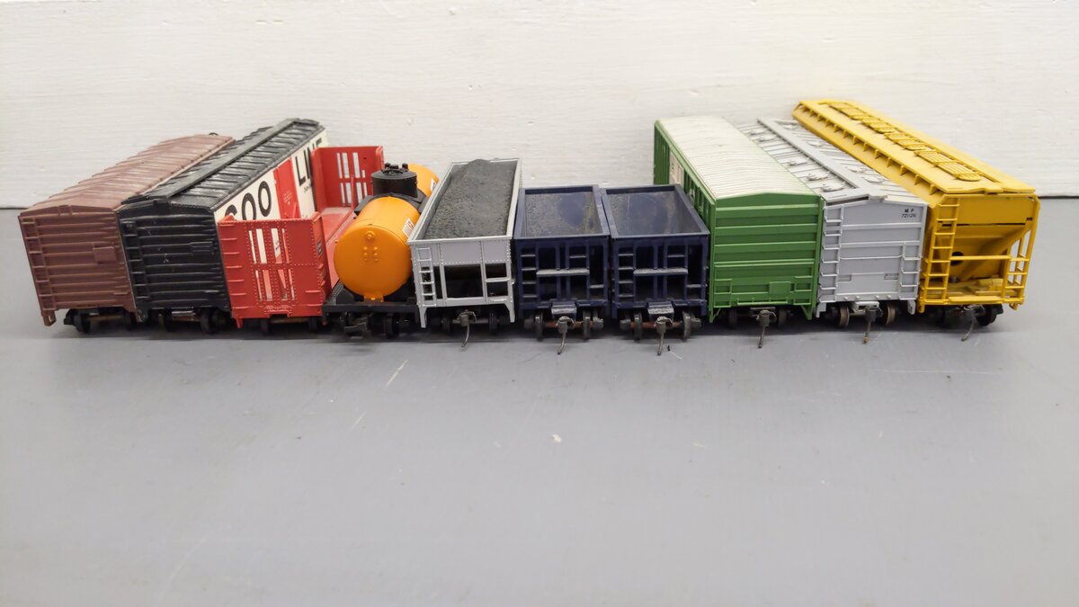 Athearn and Others HO Assorted Freight Cars 8091, 6071, 300, 5867, 95126 [10] VG