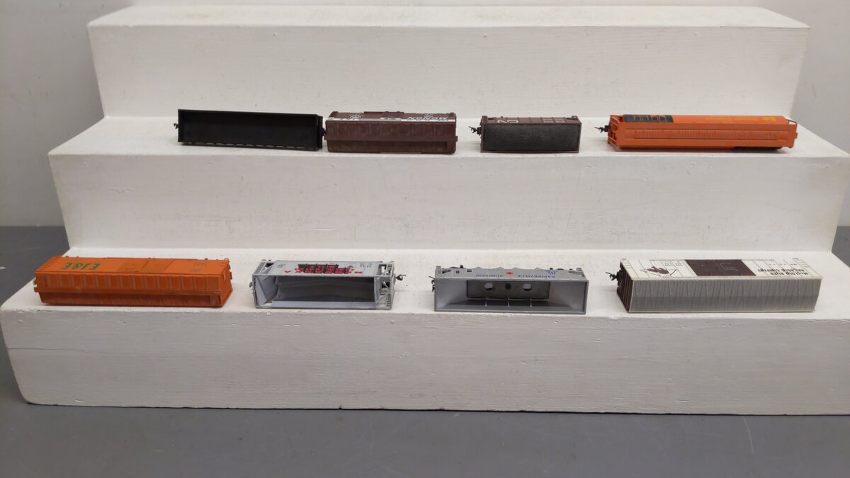 Athearn and Others HO Assorted Freight Cars 65097, 42401, 300, 2013, 209 [8] VG