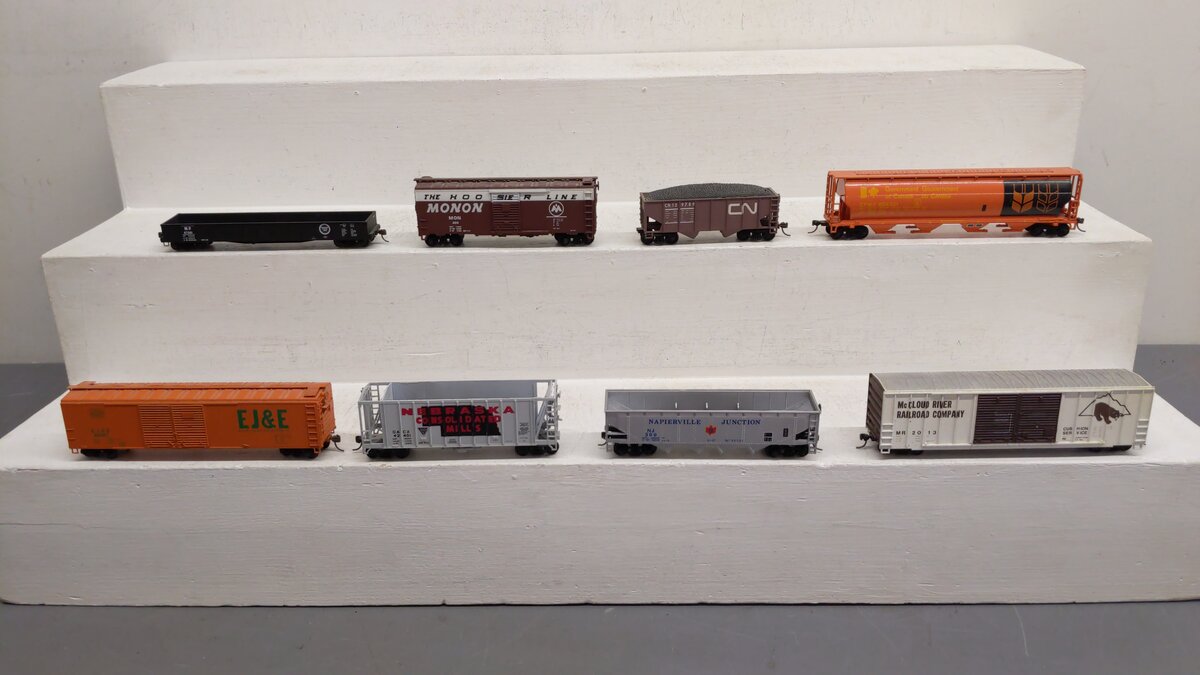 Athearn and Others HO Assorted Freight Cars 65097, 42401, 300, 2013, 209 [8] VG