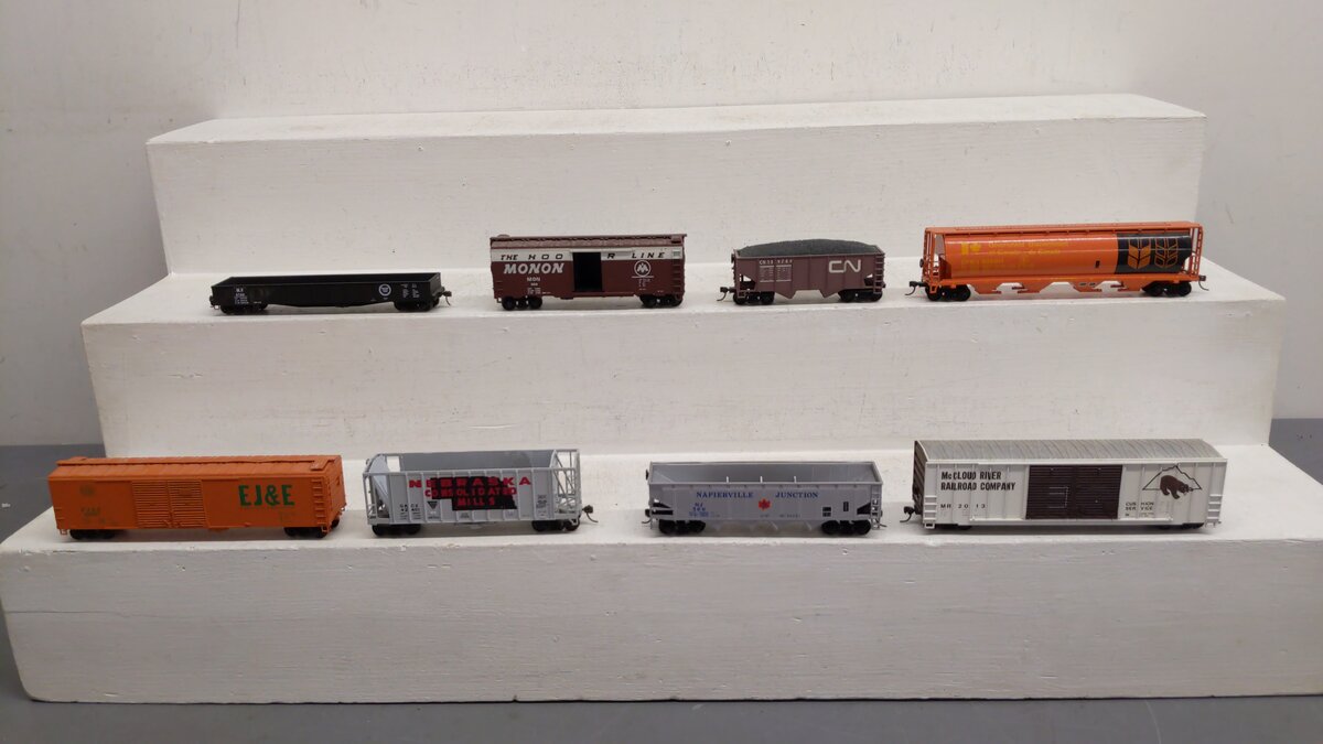Athearn and Others HO Assorted Freight Cars 65097, 42401, 300, 2013, 209 [8] VG
