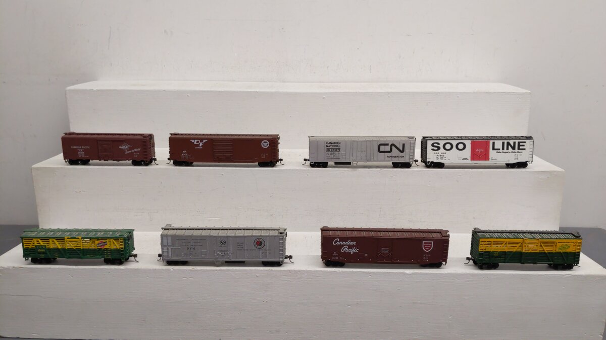 Athearn and Others HO Assorted Freight Cars 82435, 177850, 209872, 14332 [8] VG