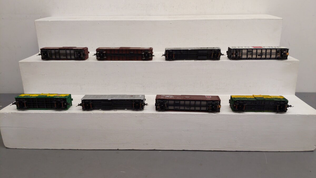 Athearn and Others HO Assorted Freight Cars 82435, 177850, 209872, 14332 [8] VG