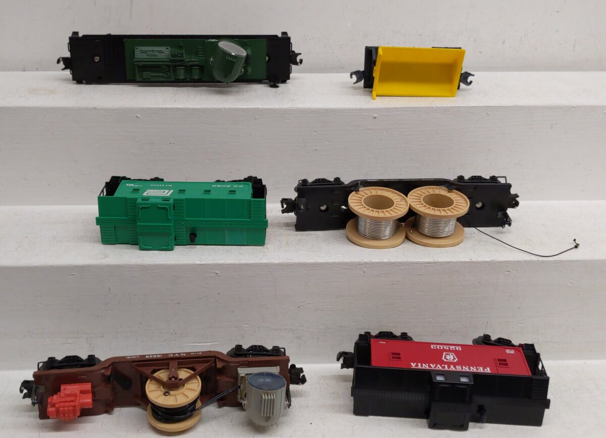 Lionel O Assorted Freight Cars [6] #92803, #9062, #36874, #16324, #16625, #9330 VG