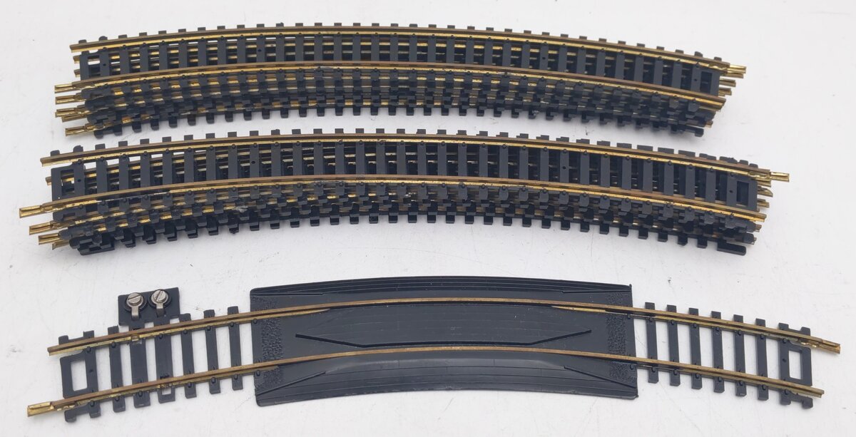AHM 50015 HO 18" Radius 30 Degree Curved Track (Pack of 11) EX/Box