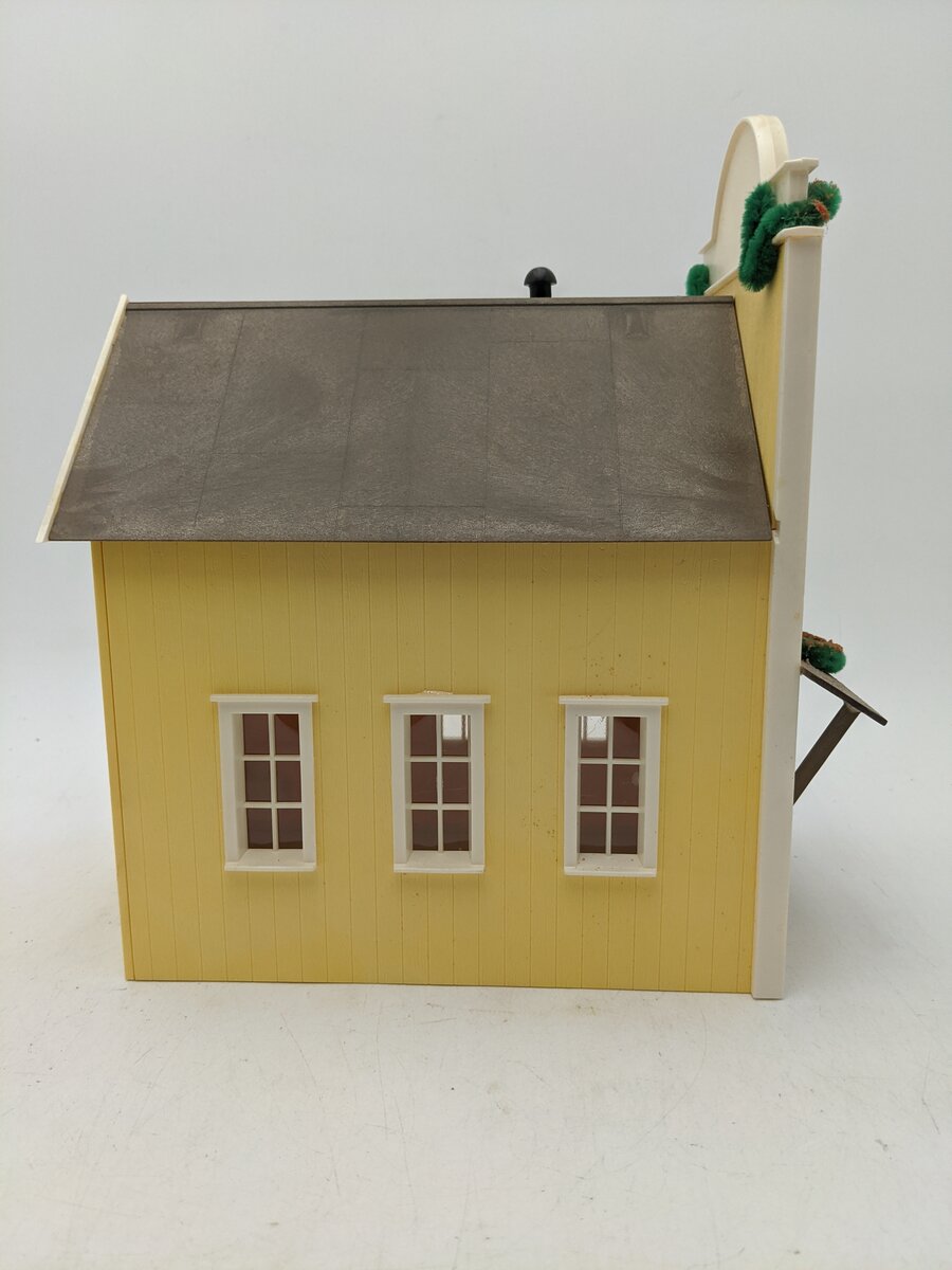 Piko 62201 G Scale Robins Toy Shop Building Kit VG