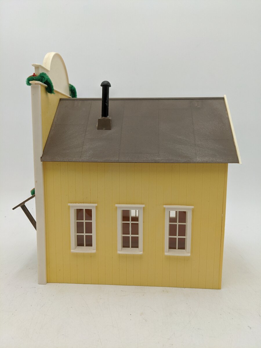 Piko 62201 G Scale Robins Toy Shop Building Kit VG