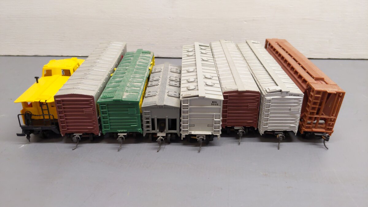 Athearn and Others HO Assorted Freight Cars 286048, 4244, 90120, 85124, 15040[8] VG