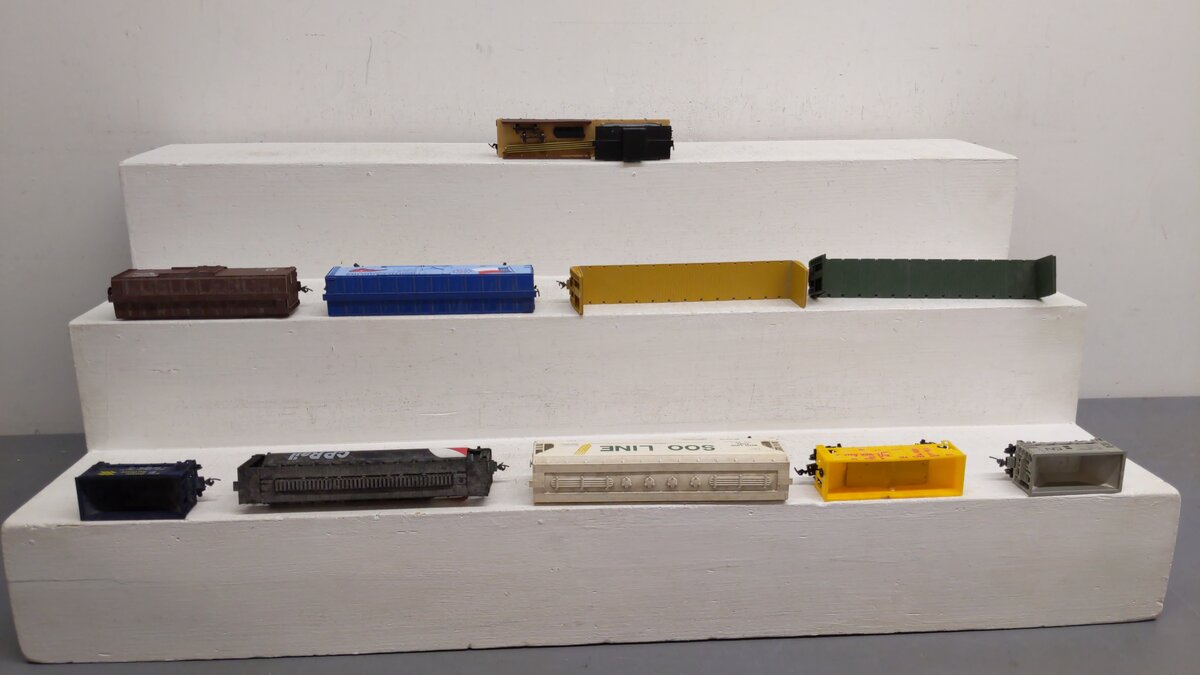 Athearn and Others HO Assorted Freight Cars 54731, 869378, 62155, 345393 [10] VG
