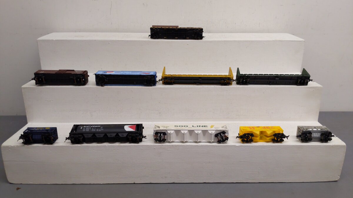 Athearn and Others HO Assorted Freight Cars 54731, 869378, 62155, 345393 [10] VG