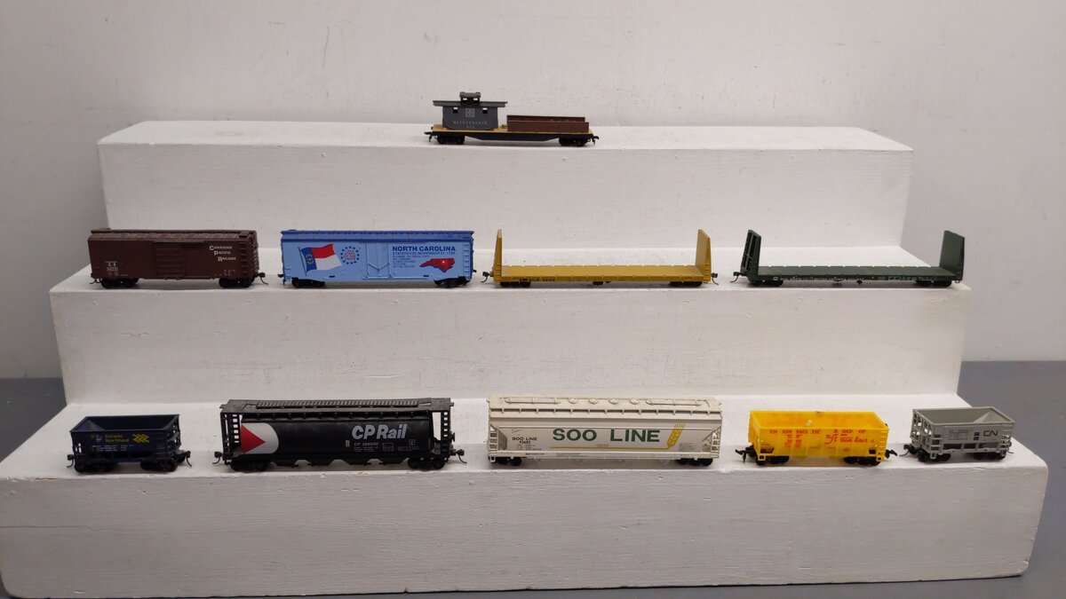 Athearn and Others HO Assorted Freight Cars 54731, 869378, 62155, 345393 [10] VG