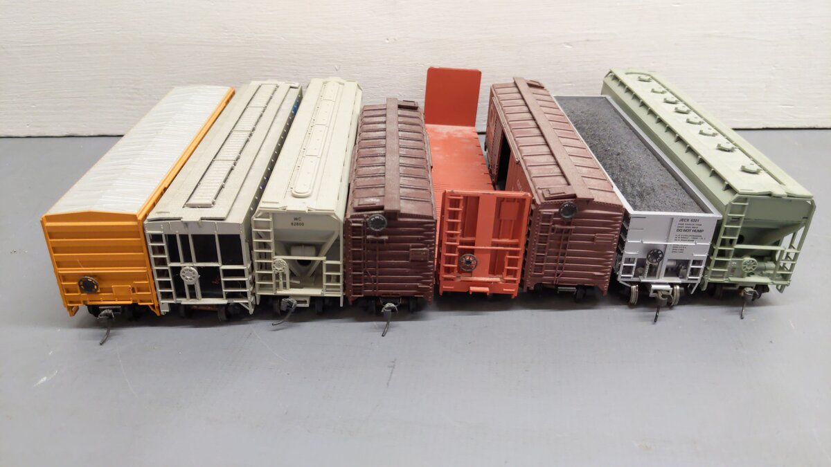 Athearn and Others HO Assorted Freight Cars 70638, 82800, 65098, 317388, 5334[8] VG