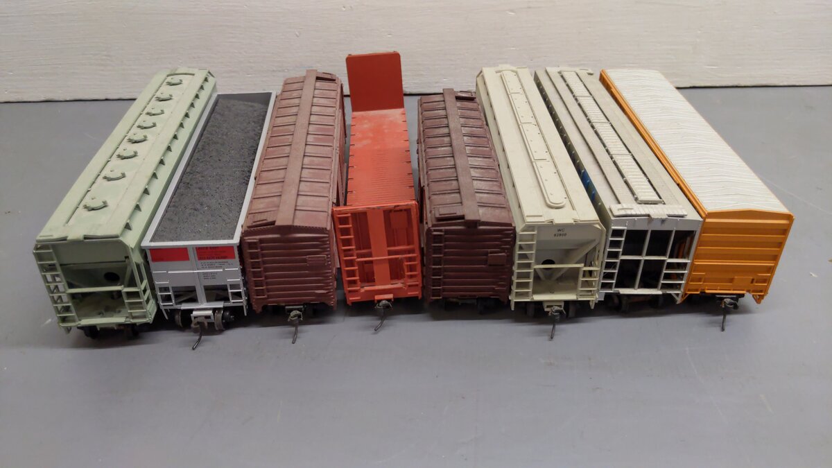 Athearn and Others HO Assorted Freight Cars 70638, 82800, 65098, 317388, 5334[8] VG