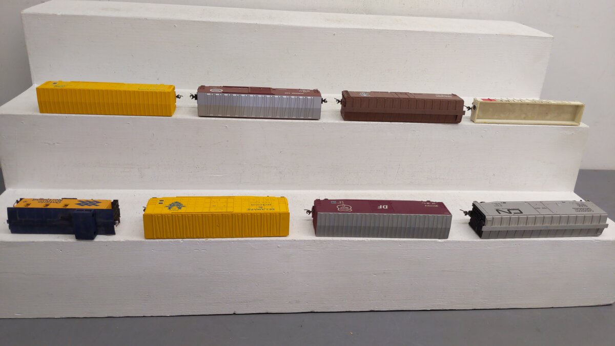 Athearn and Others HO Assorted Freight Cars 24001, 177514, 232001, 254042[8] VG
