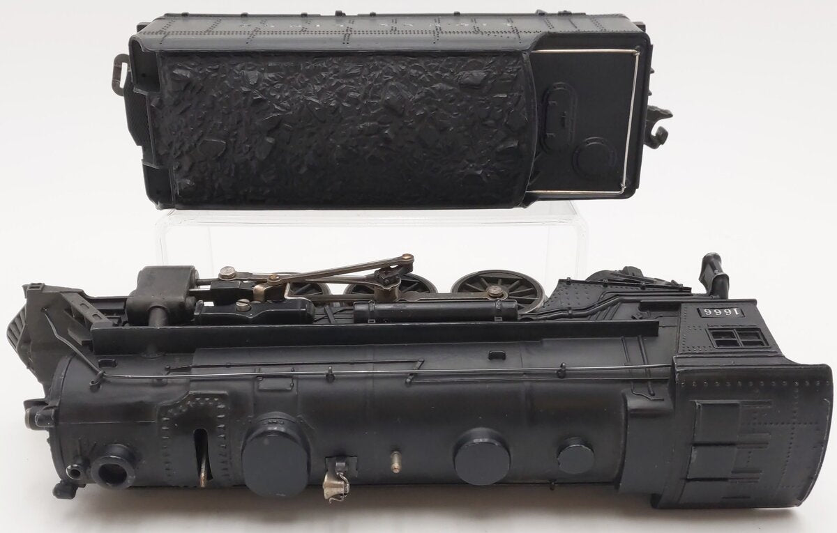 Lionel 1666 Vintage O 2-6-2 Die-Cast Steam Locomotive & 2466WX Tender VG