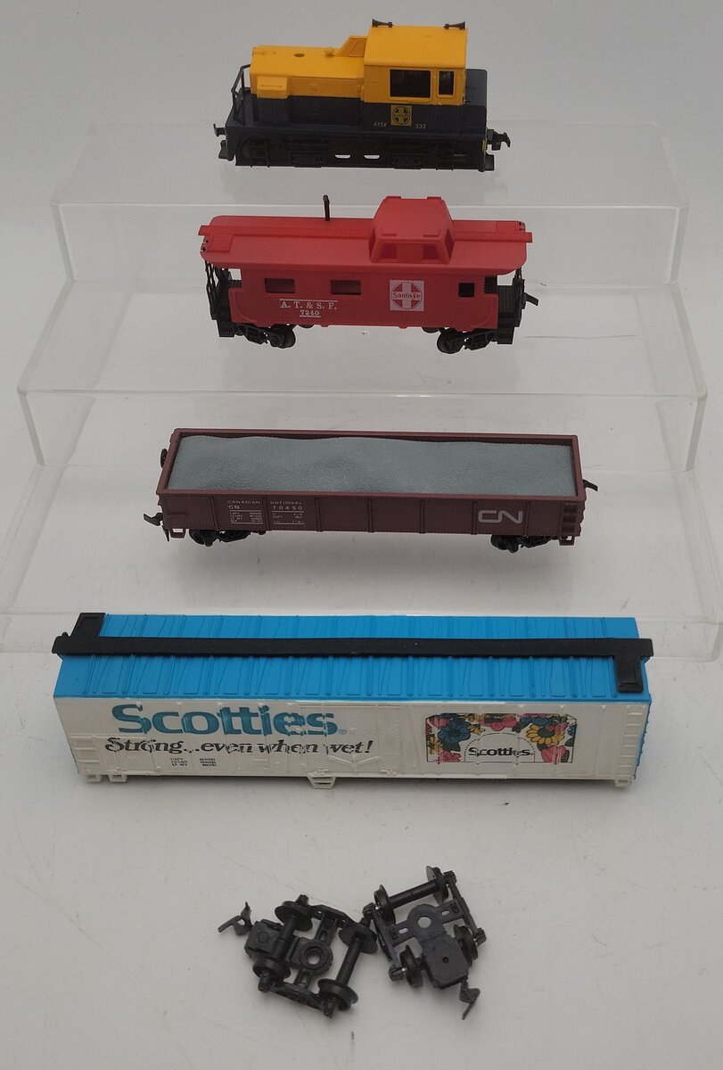 AHM HO Scale Assorted Diesel & Freight Car Kits - Assembled #332/70450/7240 EX