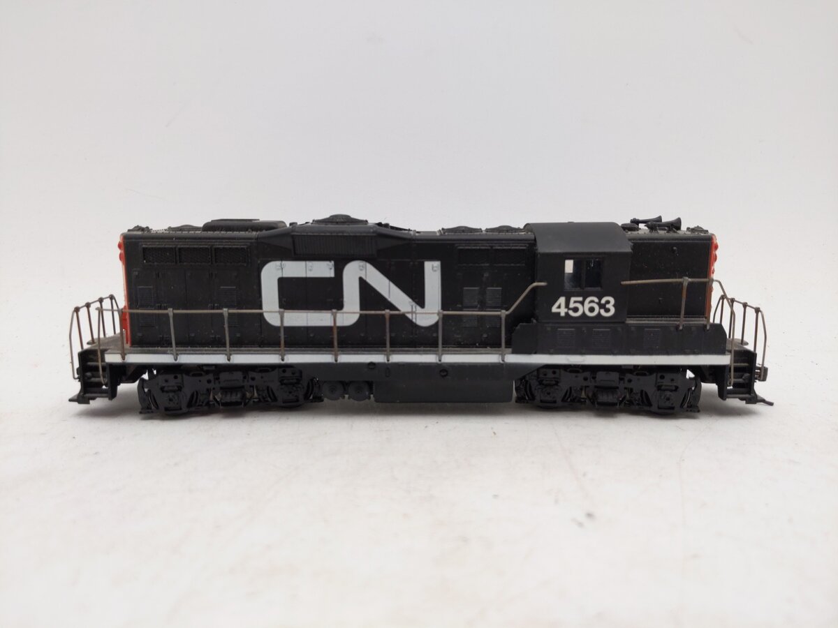 Athearn 3061 HO Canadian National GP-9 Diesel Locomotive #4563 VG