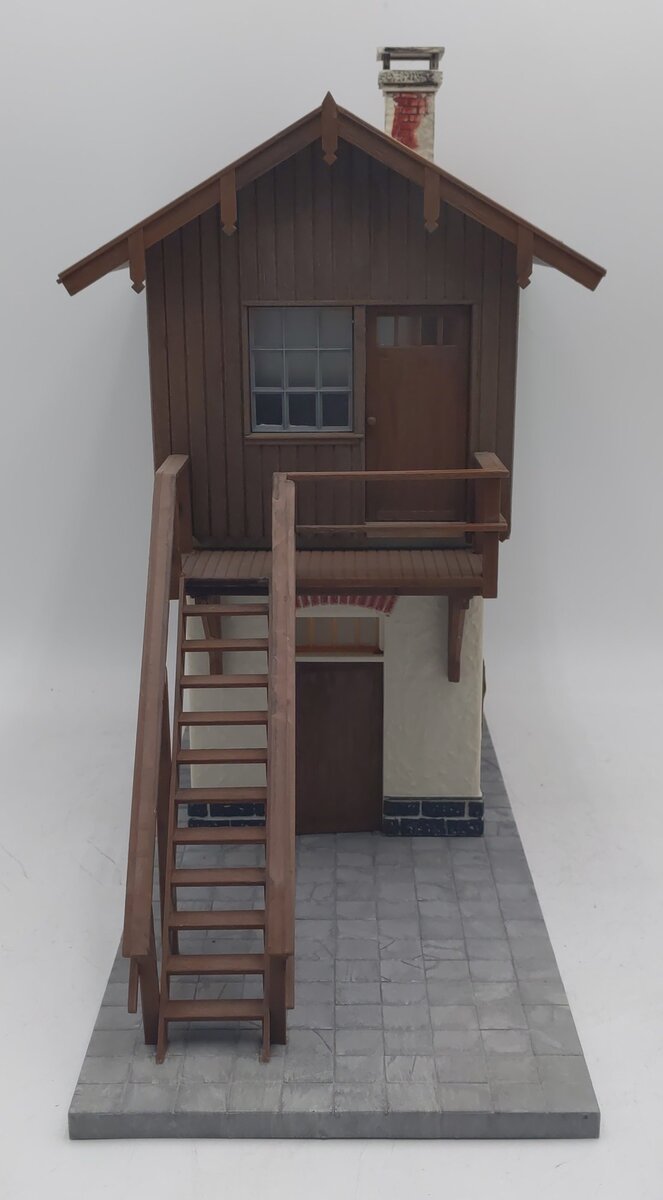 Pola 914 G Scale 2-Story Switch Tower Building EX