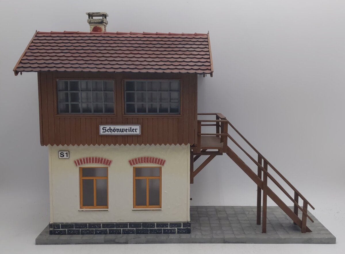 Pola 914 G Scale 2-Story Switch Tower Building EX