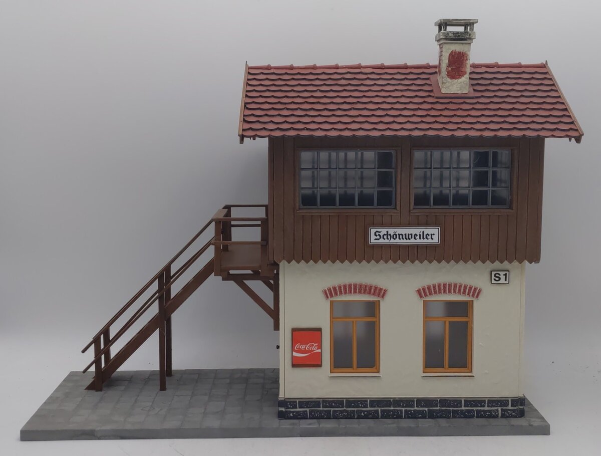 Pola 914 G Scale 2-Story Switch Tower Building EX