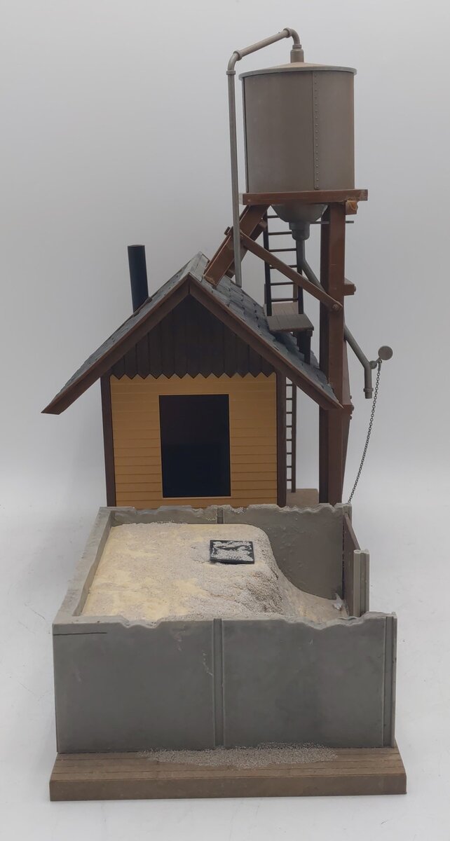 Pola 1818 G Scale Sand Loader Depot Kit VG