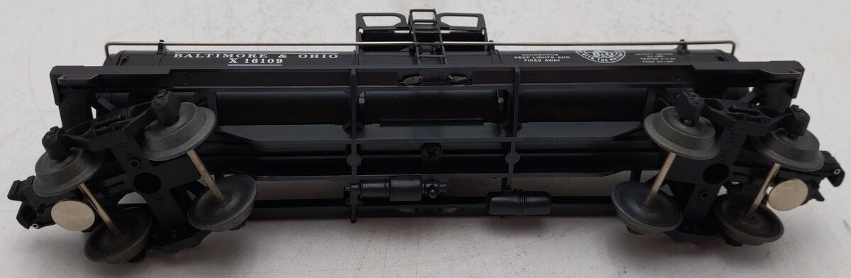 Lionel 6-16109 O Gauge Baltimore & Ohio Black Single Dome Tank Car #16109 EX/Box