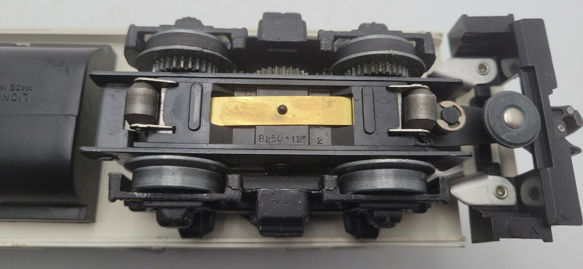 Lionel 6-8654 O Gauge Boston & Maine GP-9 Powered Diesel Locomotive #8654 EX/Box