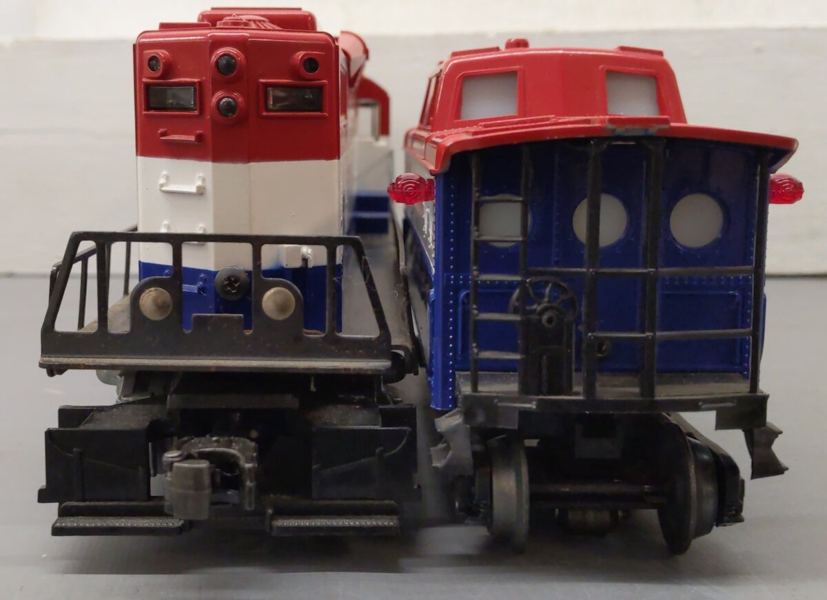 Lionel 6-8665 O Gauge BAR Jeremiah O' Brien GP-9 Diesel Locomotive & Caboose VG/Box