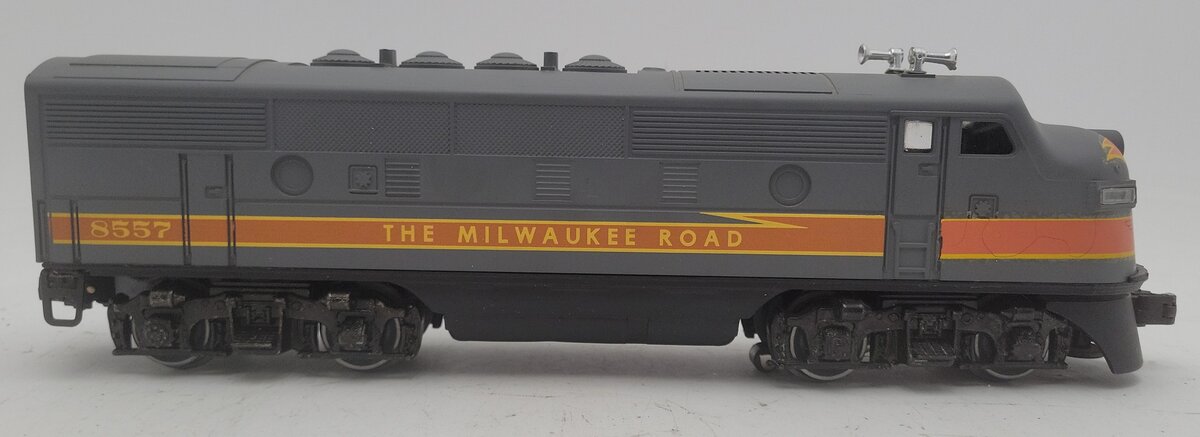 Lionel 6-8557 O Milwaukee Road F3 A Non-Powered Diesel Locomotive #8557 EX/Box