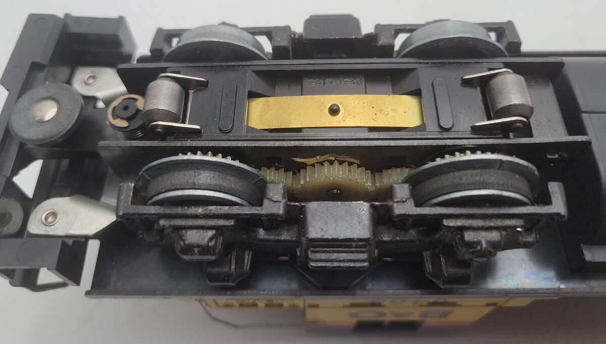 Lionel 6-8463 O Gauge Chessie System GP20 Diesel Engine VG