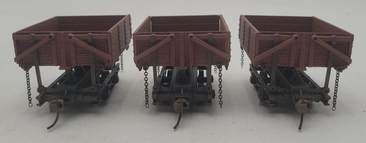 Bachmann 29801 On30 Diecast Logging and Mining Wood Side Dump Cars (Set of 3) EX/Box