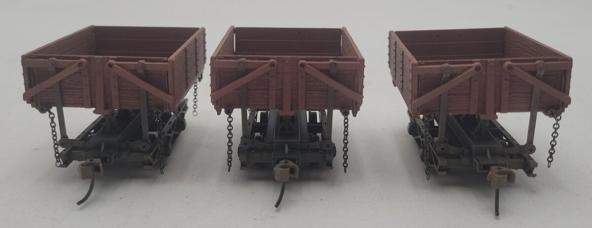 Bachmann 29801 On30 Diecast Logging and Mining Wood Side Dump Cars (Set of 3) EX/Box