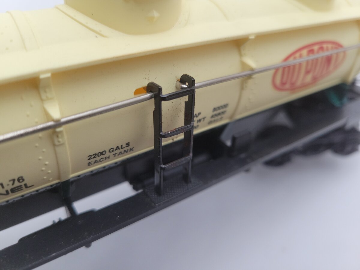 Lionel 6-9148 O Gauge DuPont Triple Dome Tank Car #9148 VG/Box