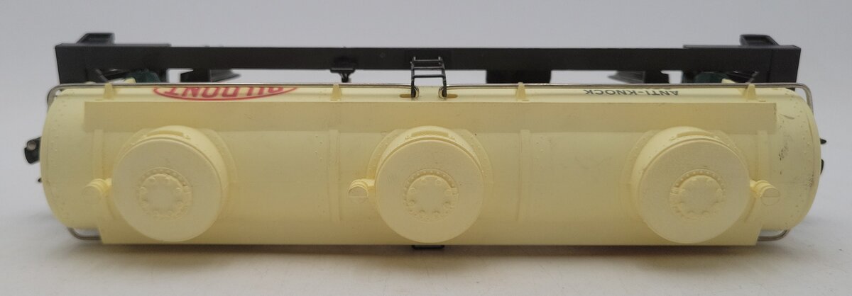 Lionel 6-9148 O Gauge DuPont Triple Dome Tank Car #9148 VG/Box