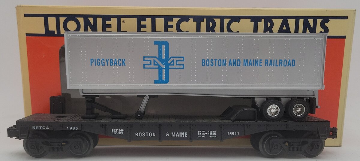 Lionel 6-16911 O Gauge Boston & Maine Flatcar with Piggyback Trailer EX/Box
