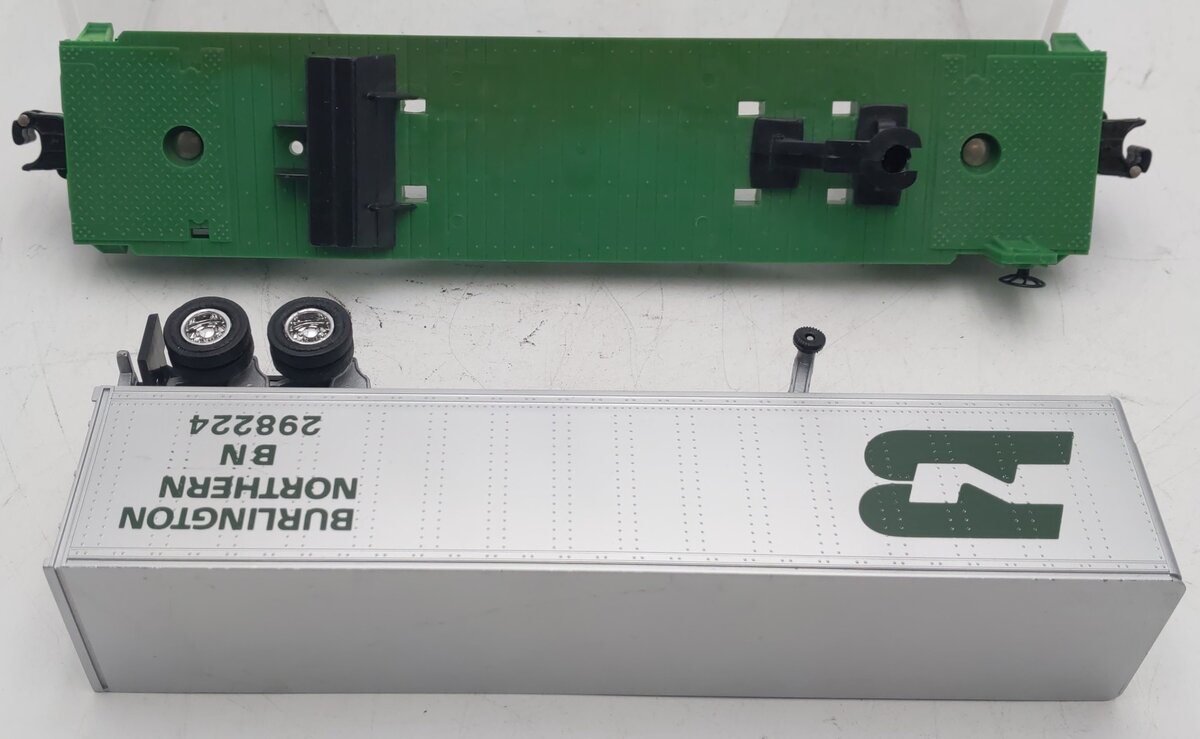 Lionel 6-16308 O Gauge Burlington Northern Flatcar w/Trailer #298224 EX/Box