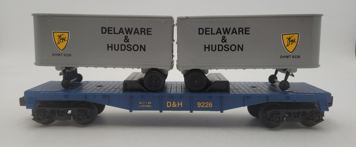 Lionel 6-9226 O Gauge Delaware and Hudson Flatcar with 2 Trailers EX/Box