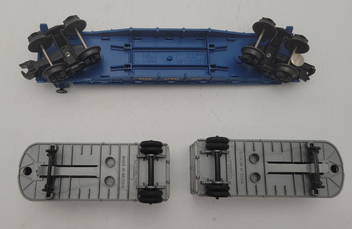 Lionel 6-9226 O Gauge Delaware and Hudson Flatcar with 2 Trailers EX/Box