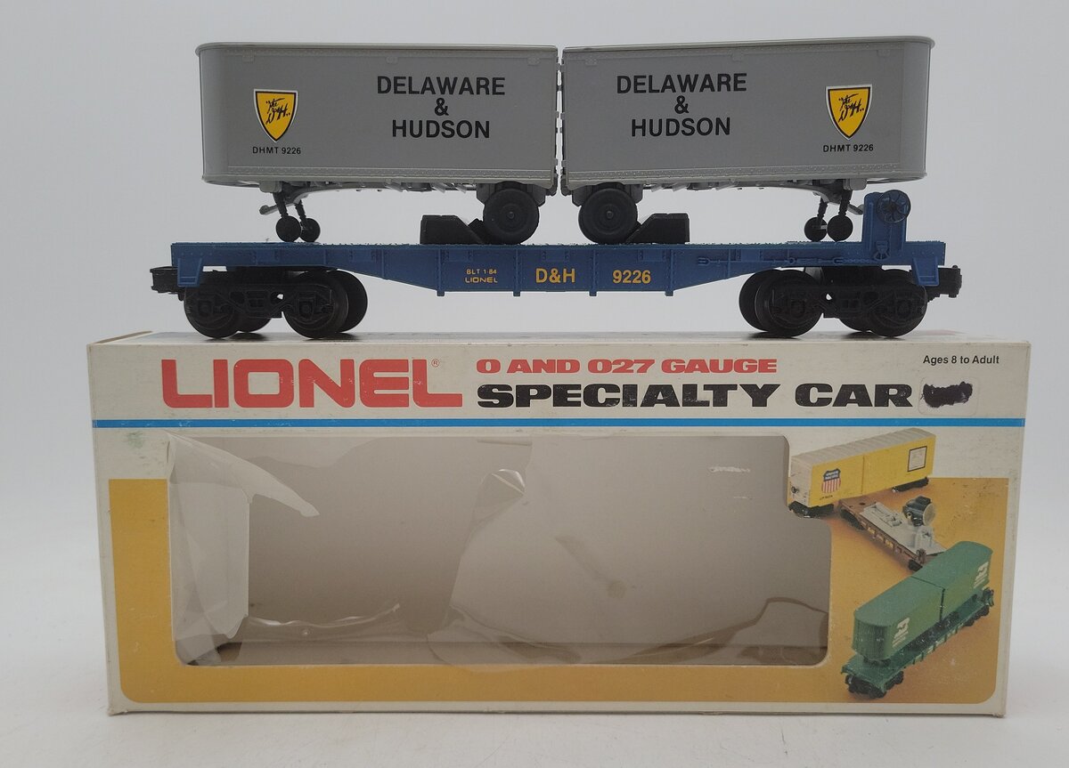 Lionel 6-9226 O Gauge Delaware and Hudson Flatcar with 2 Trailers EX/Box