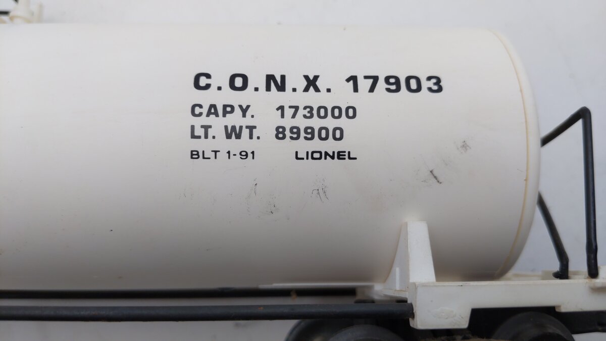Lionel 6-17903 O Gauge Conoco Unibody Tank Car VG/Box