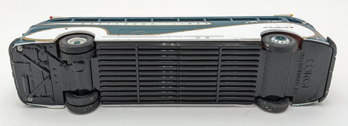 Corgi 98462 1:50 Atlantic Greyhound Lines Yellow Coach 743 Bus VG/Box
