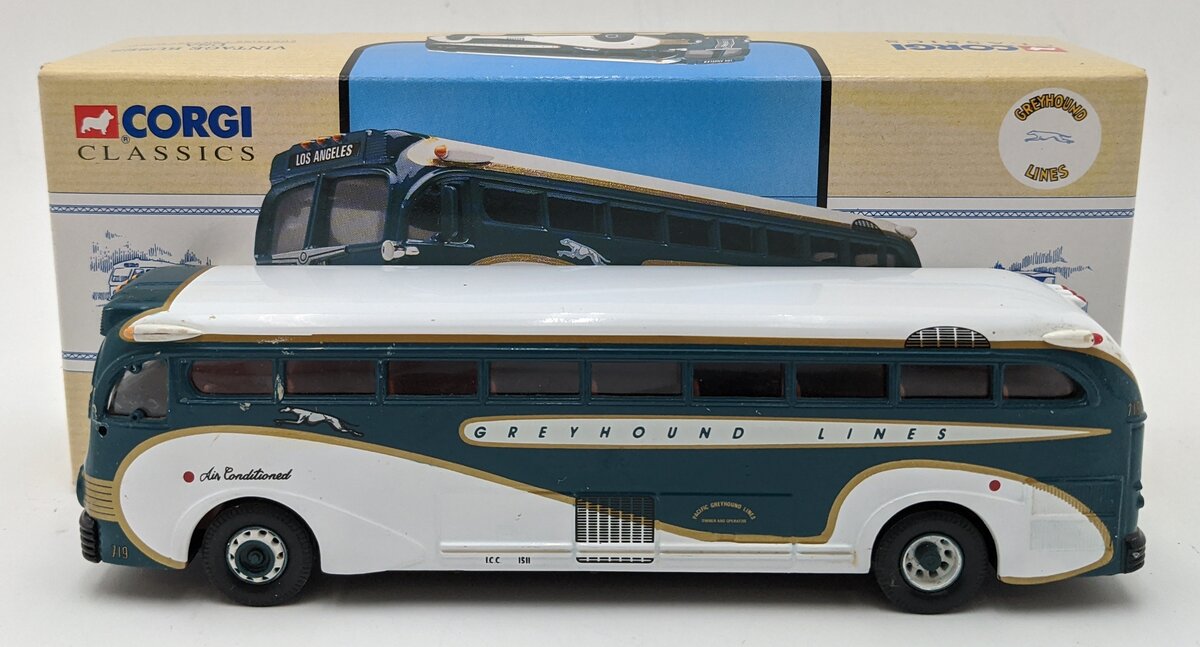Corgi 98462 1:50 Atlantic Greyhound Lines Yellow Coach 743 Bus VG/Box