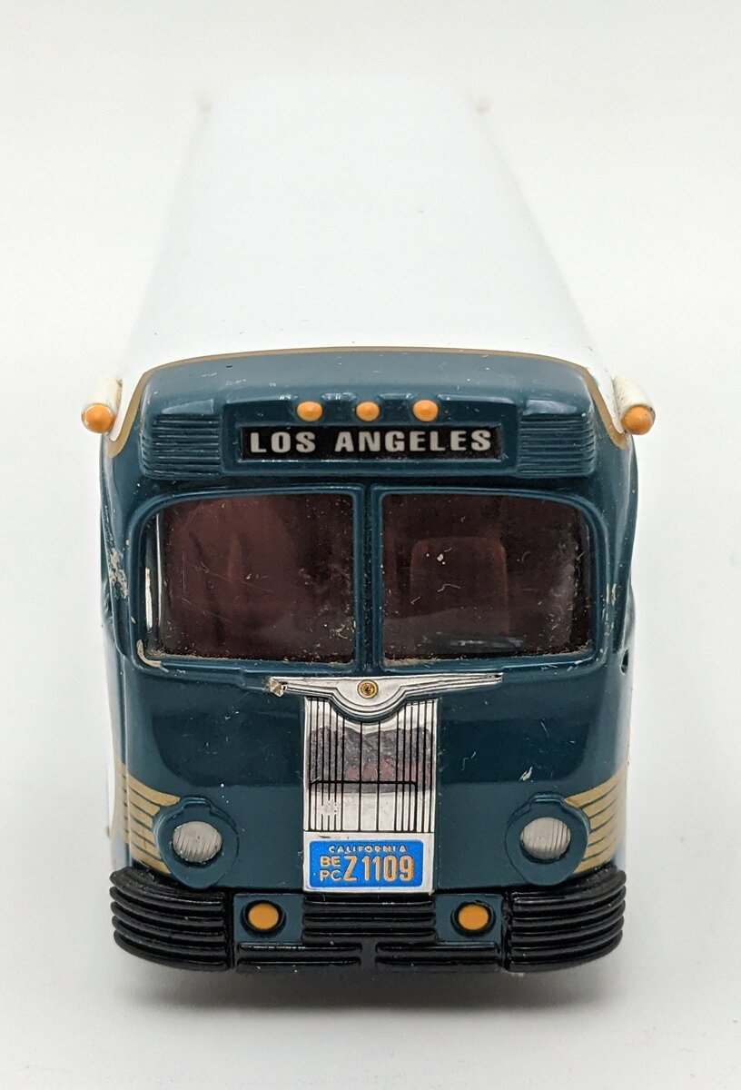 Corgi 98462 1:50 Atlantic Greyhound Lines Yellow Coach 743 Bus VG/Box